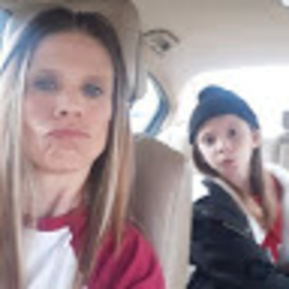 Meet your Posher, Stephanie - Picture 1 of 1